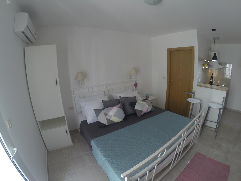 Apartment Luna Дрвеник Екстер'єр фото