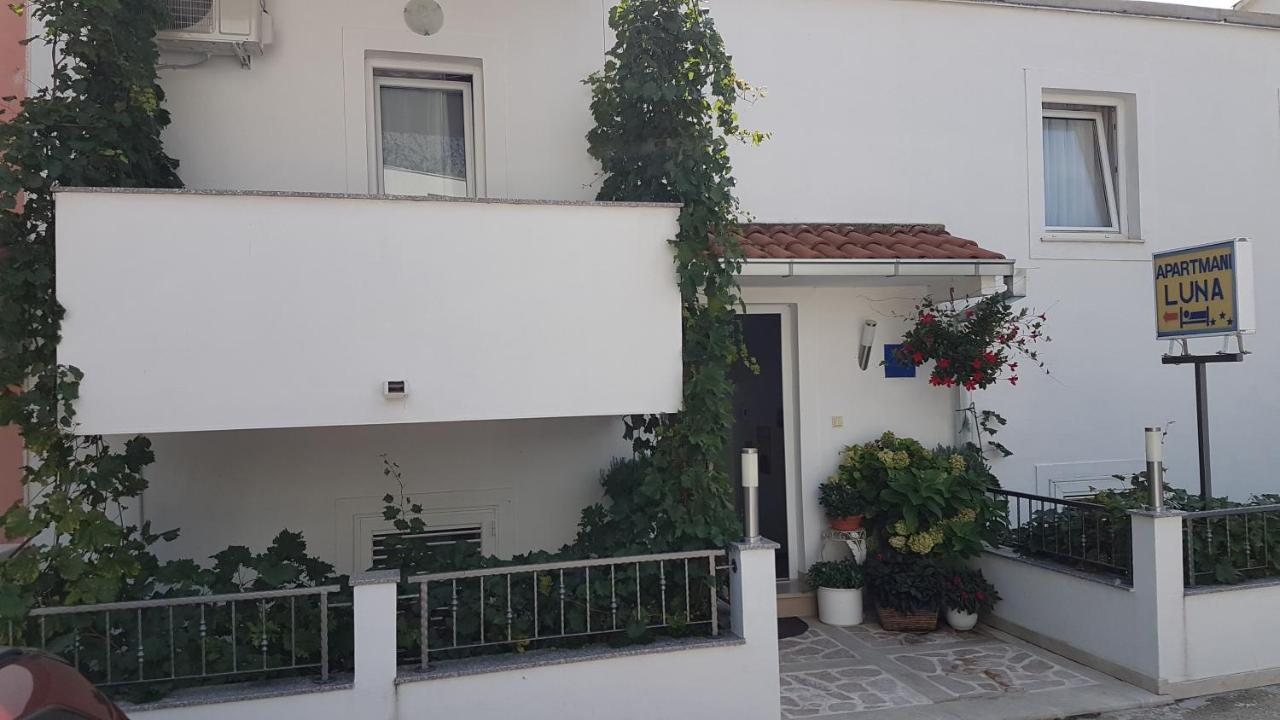 Apartment Luna Дрвеник Екстер'єр фото