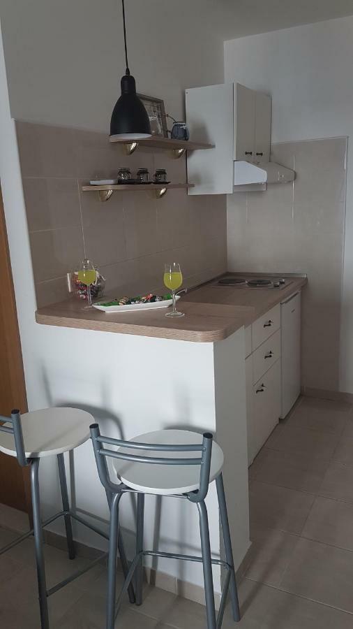 Apartment Luna Дрвеник Екстер'єр фото
